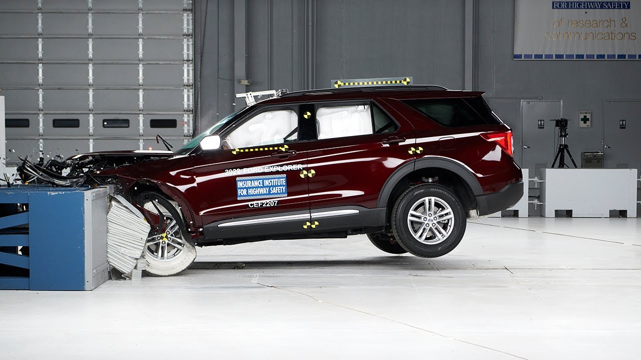 2022 Ford Explorer updated moderate overlap front IIHS crash test