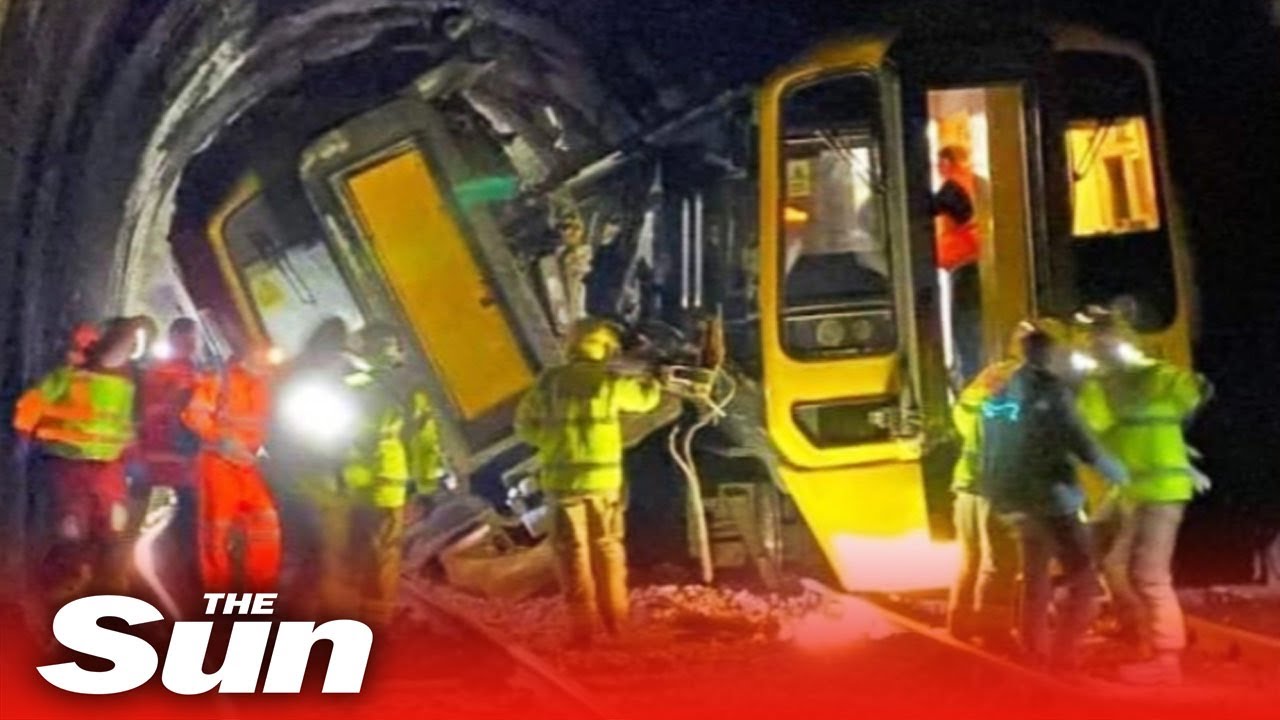 Salisbury crash - Train derailed before second train hit