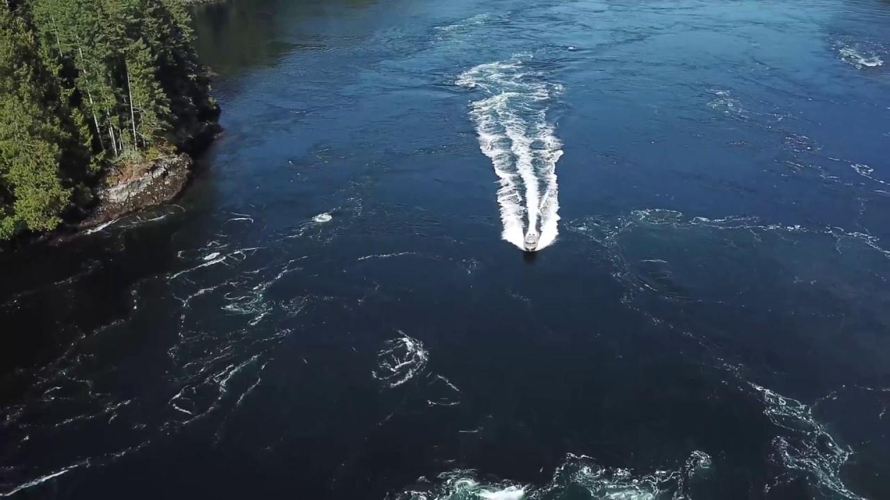 Running the Skookumchuck Narrows in a Lifetimer - 100ft whirlpool!
