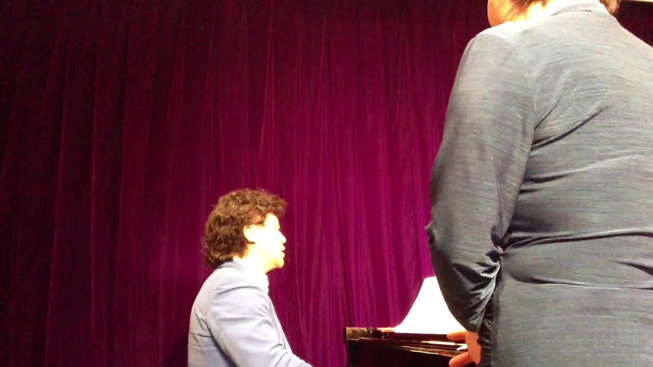 《遥寄》作者与歌者：Annice