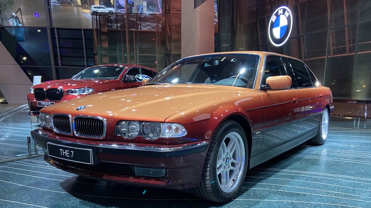BMW L7 E38 von Karl Lagerfeld in Bi-Color-Lackierung
