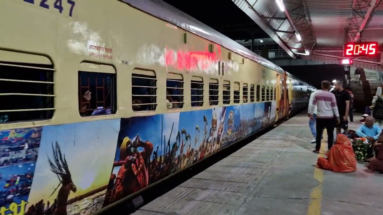 ARRIVAL OF HARIDWAR ALAMNAGAR SPECIAL WITH WAG 9 AT. JWALAPUR 