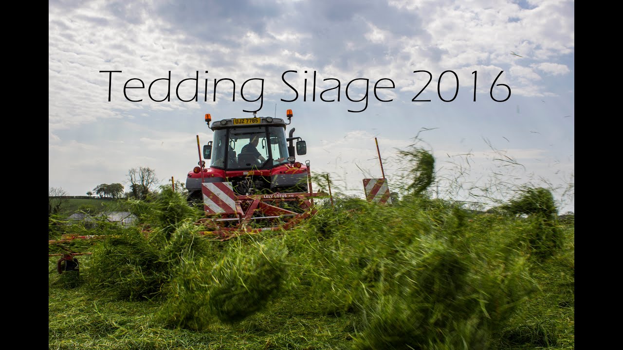 Tedding First cut silage 2016