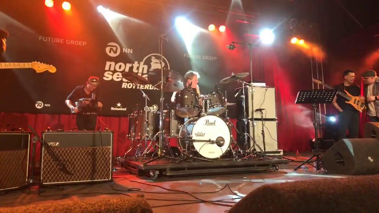 North Sea Jazz live: Oz Noy met Gary Husband op drums (solo vanaf 2.50)