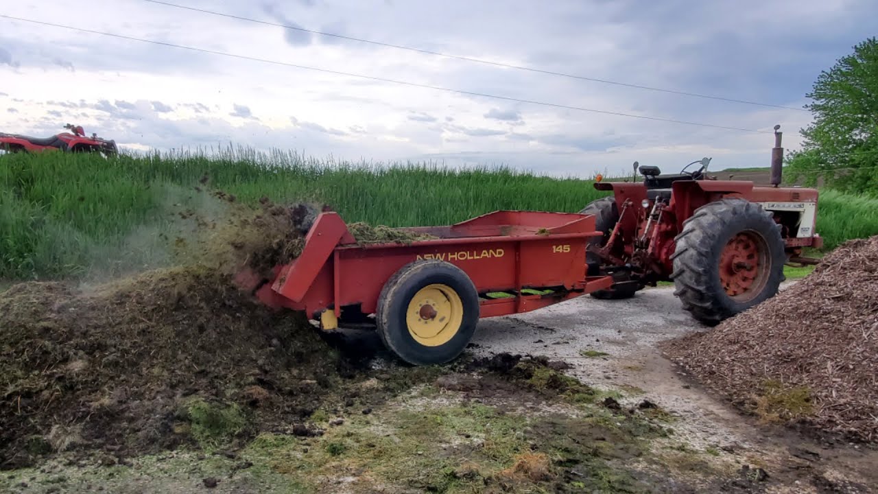 Farmall 706 On The Manure Spreader Mixing Compost