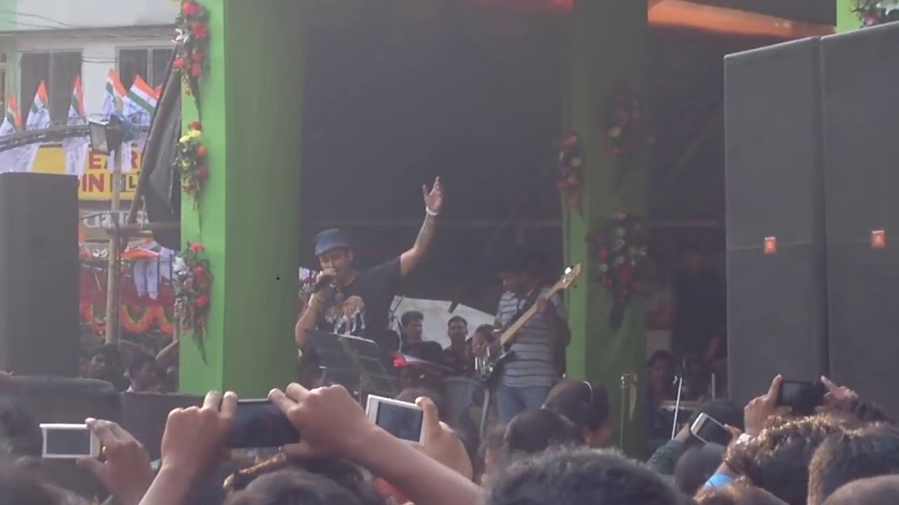 Piya Re Piya re [Zubeen Garg] At Bagnan College Annual Program 2015