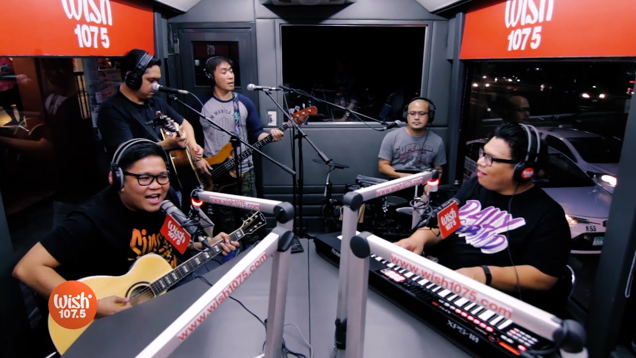 Itchyworms perform 