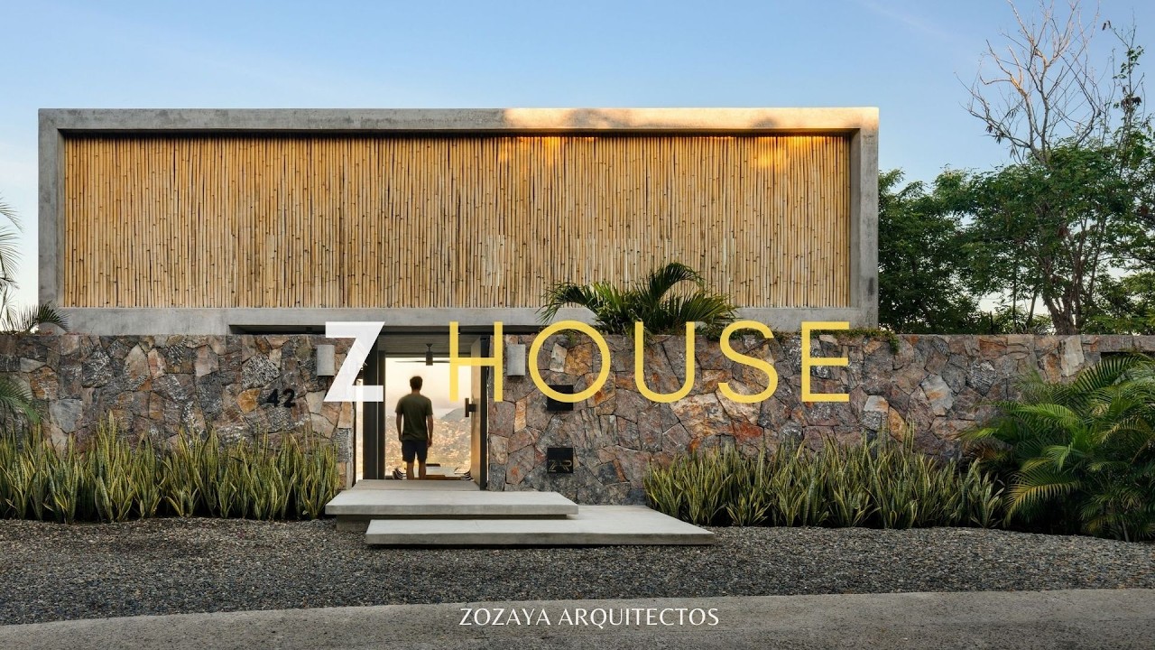 This Hilltop House Feels Like It&rsquo;s Floating Above the Ocean!