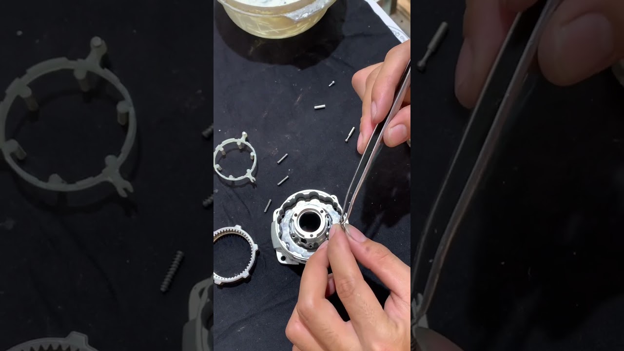 Vệ sinh và sửa lỗi tuột khoá đầu auto lock cho máy khoan Makita XPH14.