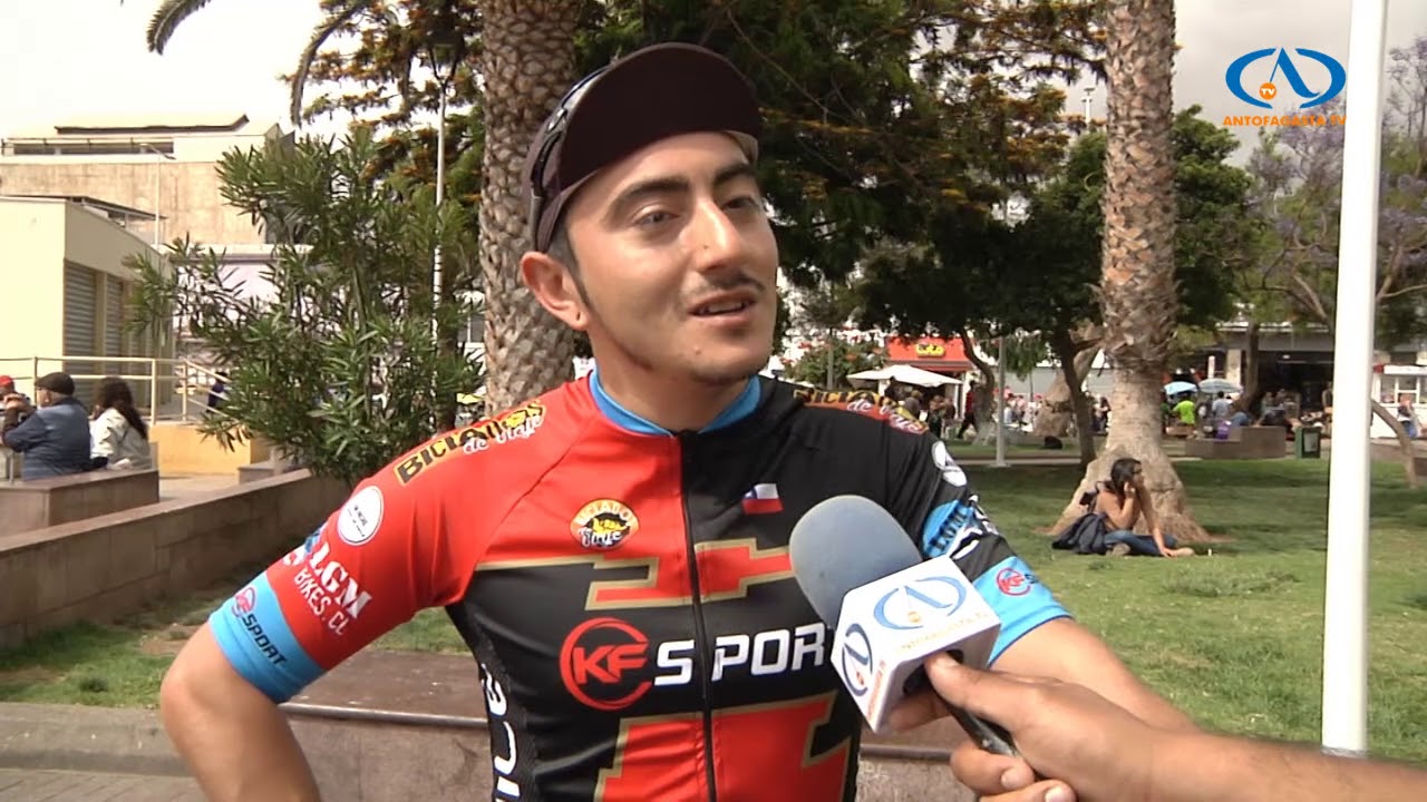 CICLISTA CHILENO RECORRE