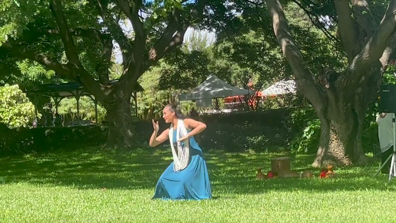 Pua Ahihi, Hula at National Tropical Botanical Garden