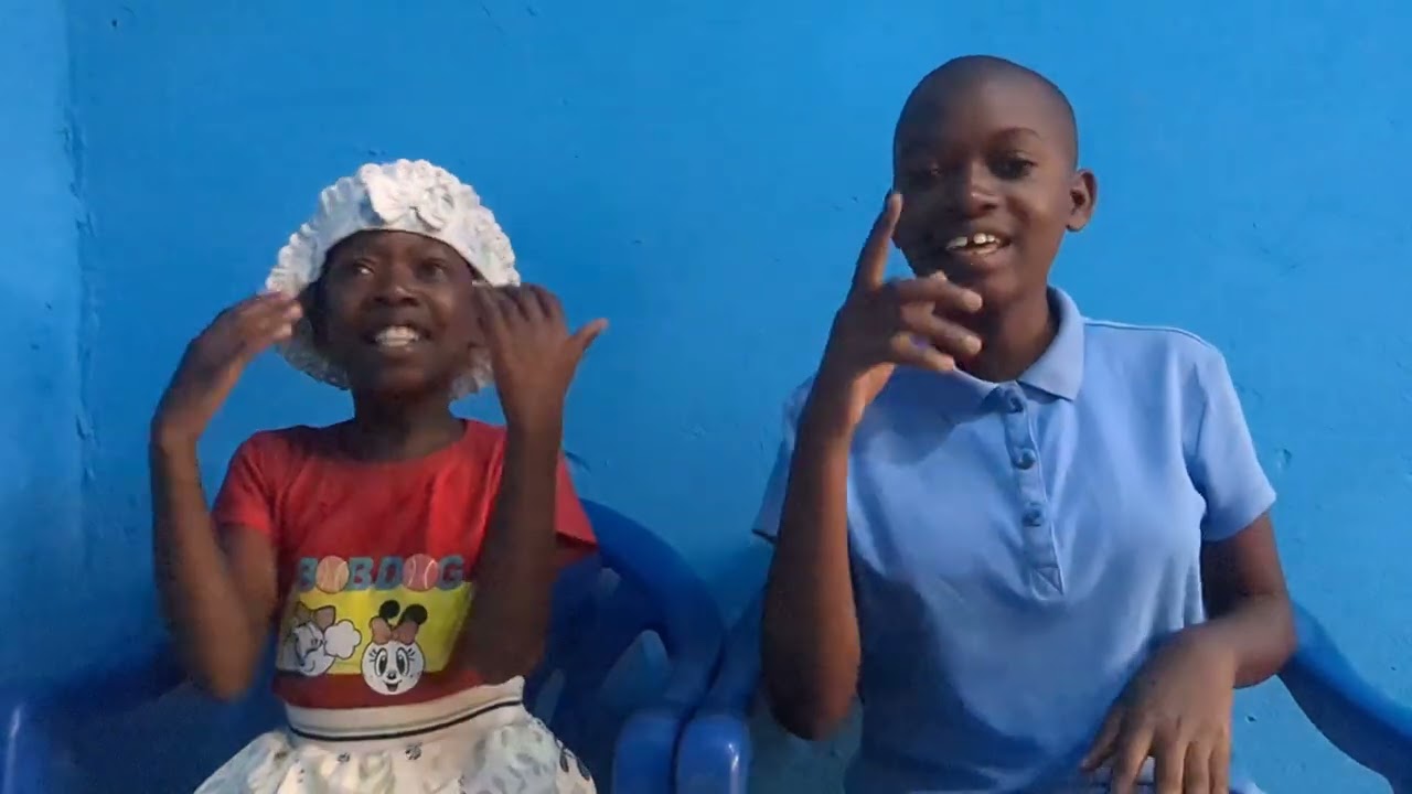 Irebere  abana  bafite impano yo kuririmba ,,( Jessica and Dorcas)