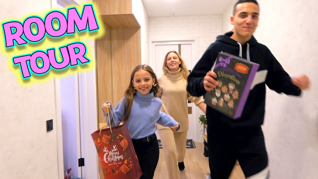 Мы ПЕРЕЕХАЛИ??? Рум Тур и распаковка ПОДАРКОВ под ёлкой My Family Life