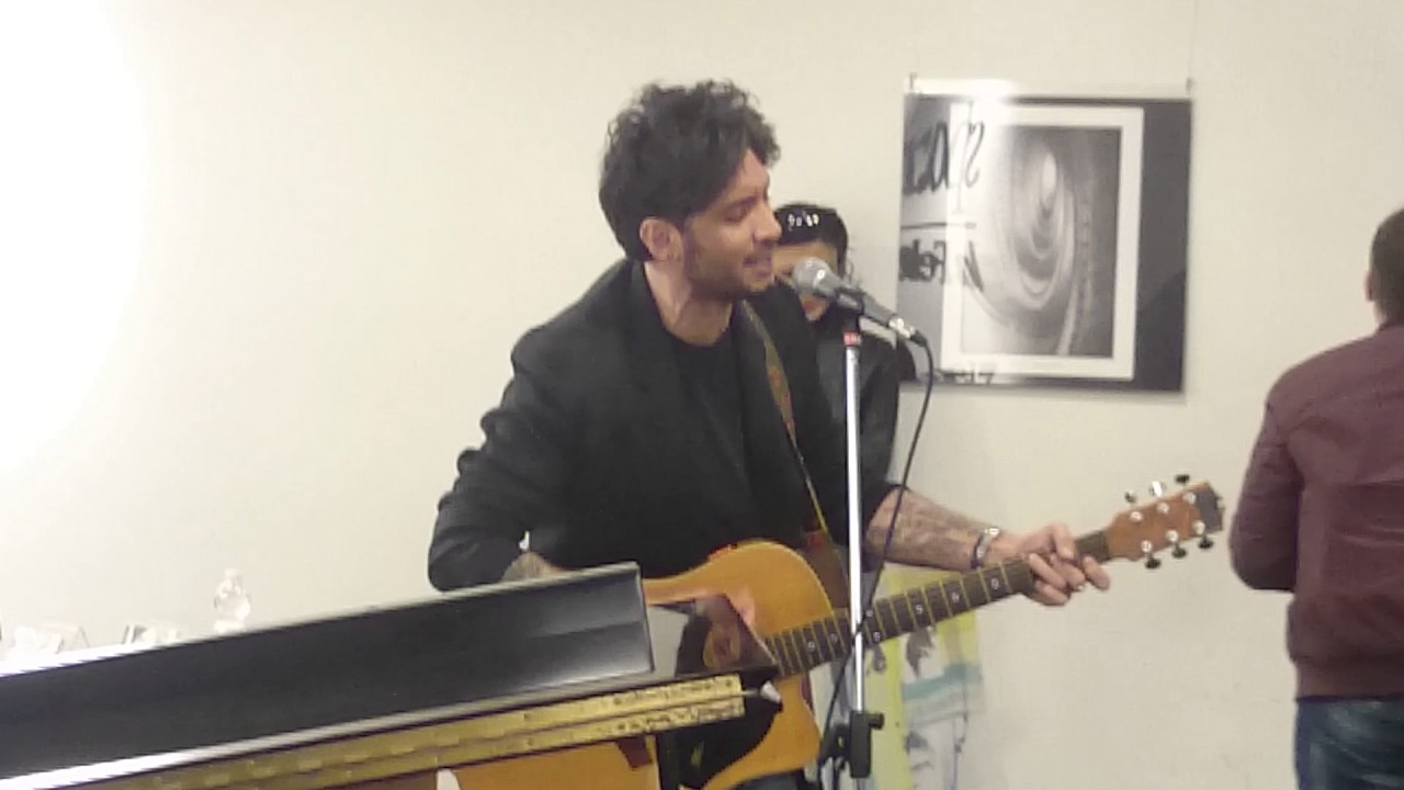 Fabrizio Moro - Portami via @La Feltrinelli Napoli Piazza Dei Martiri