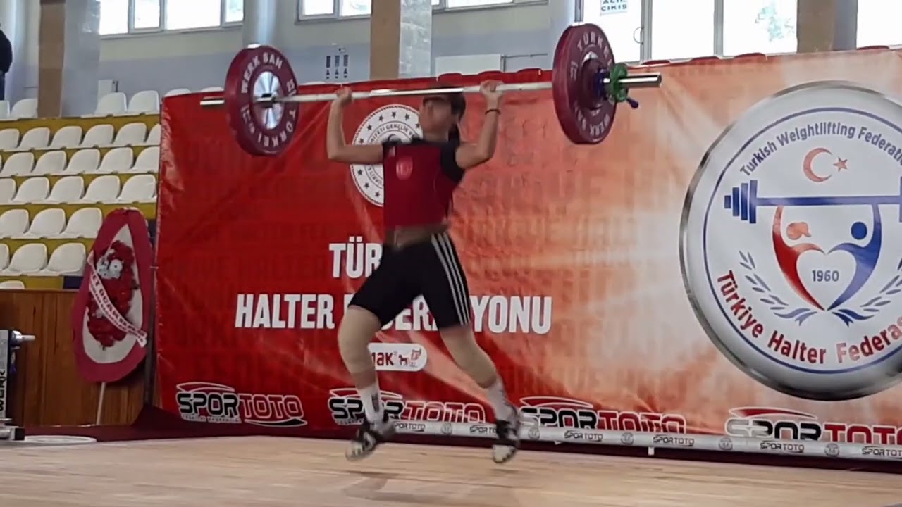 EZGİ KILIÇ GENÇLER TÜRKİYE ŞAMPİYONU