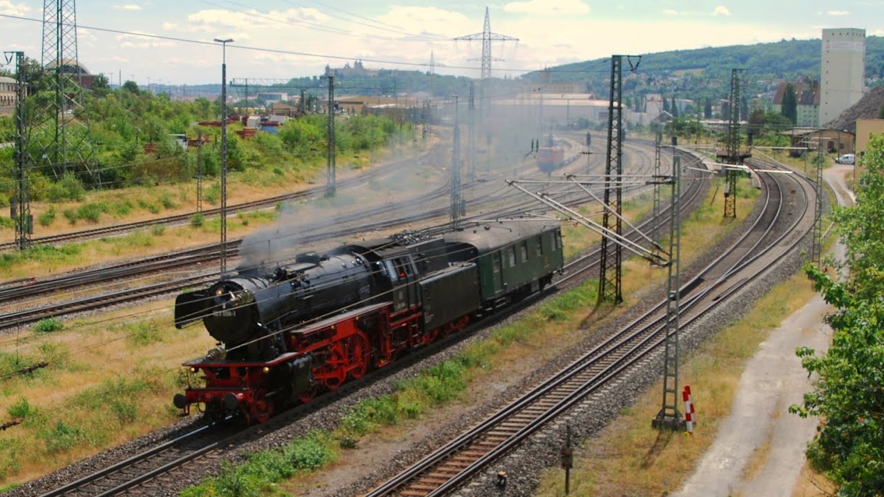 Museumsz&uuml;ge im Blockabstand in W&uuml;rzburg-Zell mit 023 058-1 und V100 1019