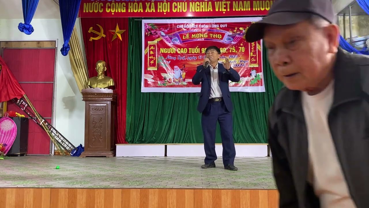 Van nghe chào mừng Lễ Mừng Thọ Thôn Lũng Quý