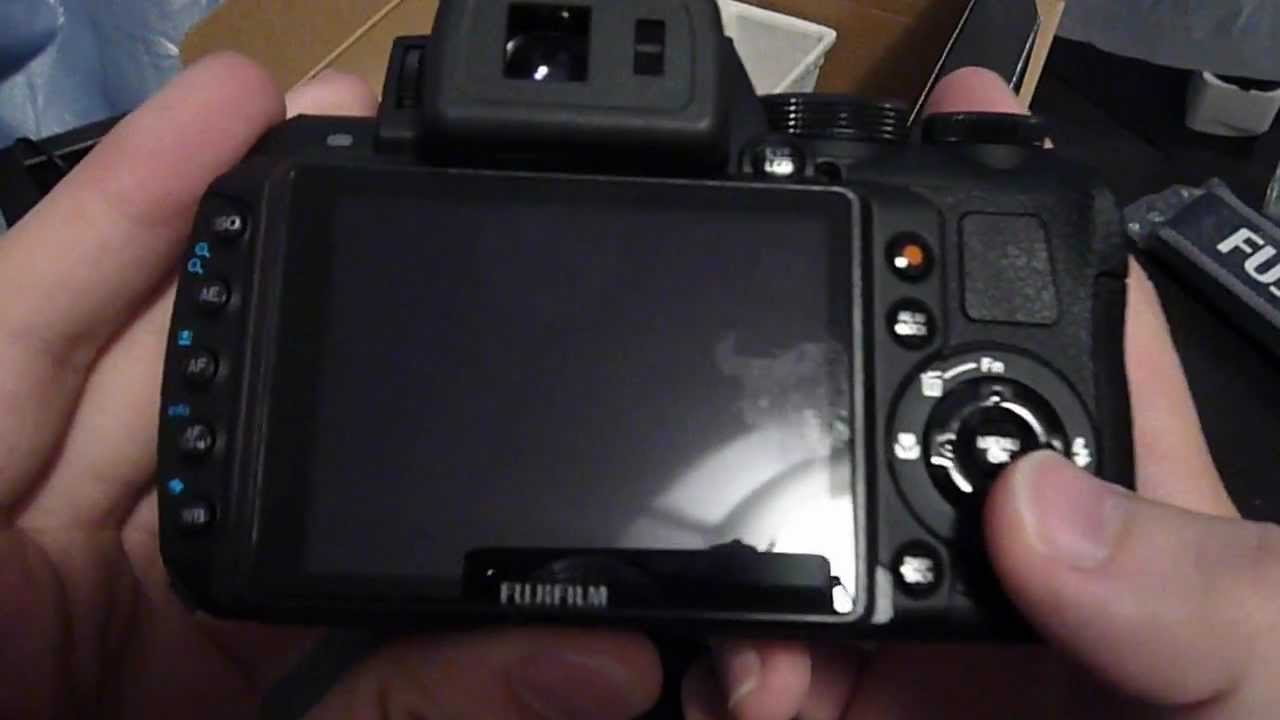 Fujifilm Finepix HS30 EXR - Unboxing