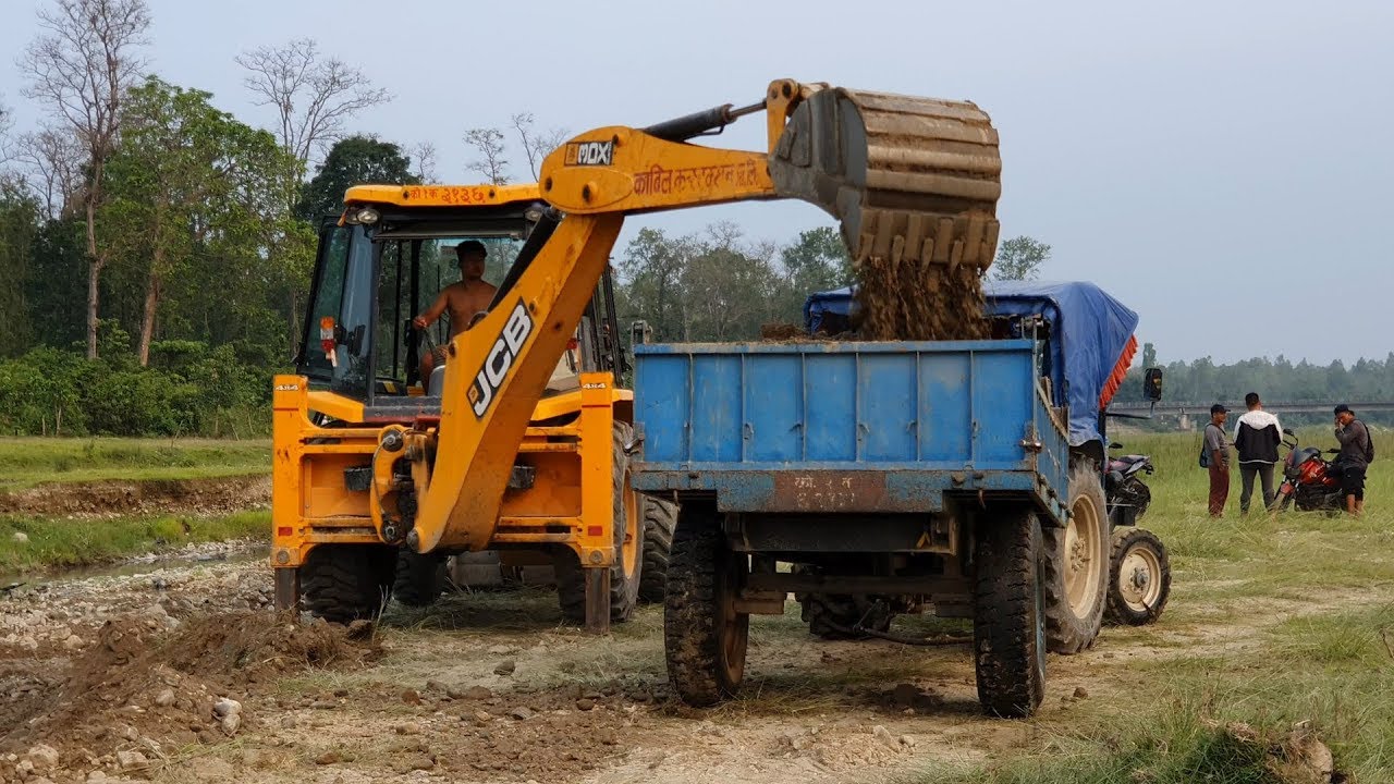 JCB Loading Gravel in Tractor - JCB Working Video