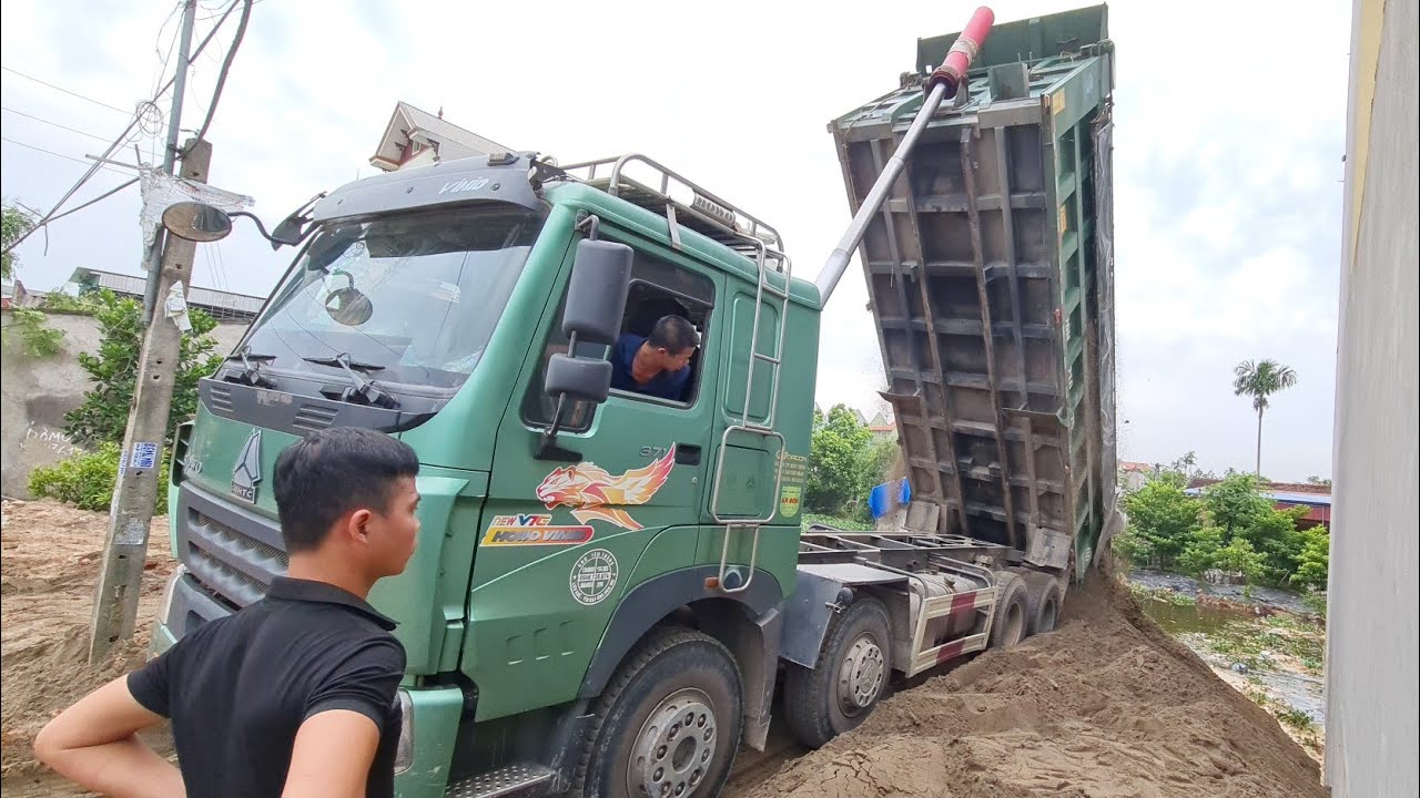 Ô tô tải hoàng huy đổ cát cực đẹp, máy xúc cát |giant sand dump truck,construction sand excavator p5