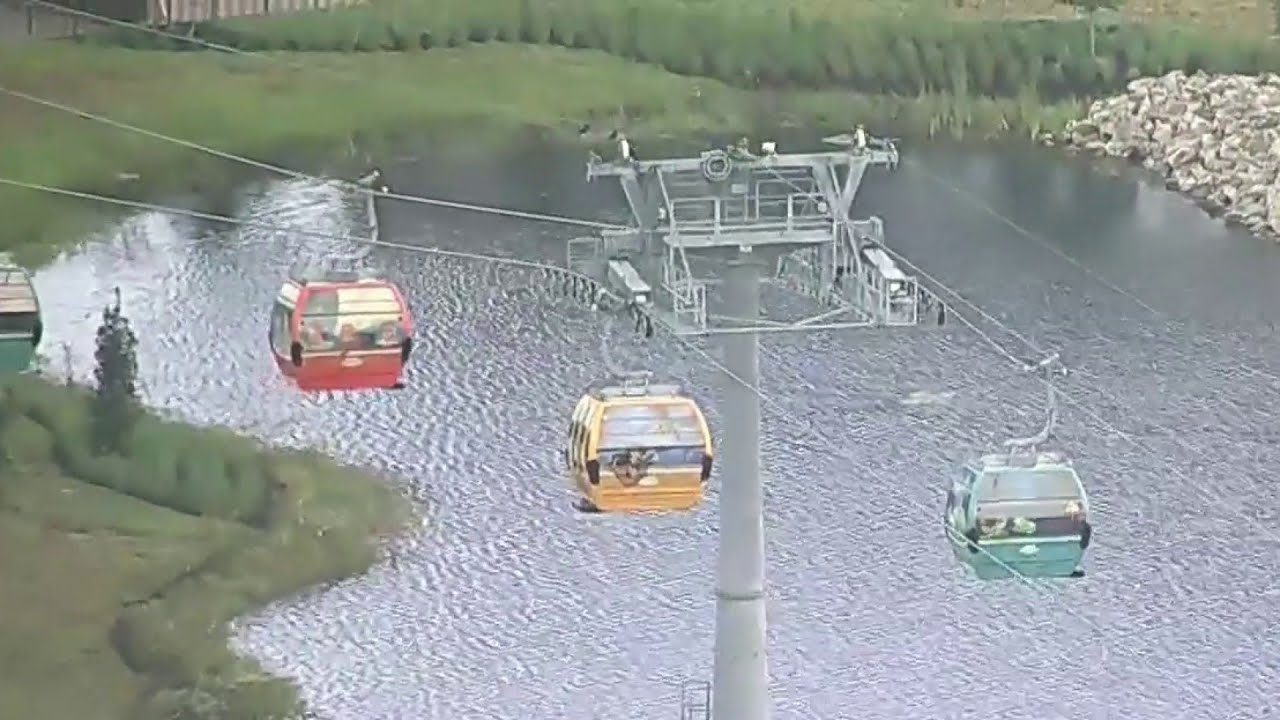 Riders who were stuck on Disney's Skyliner share stories