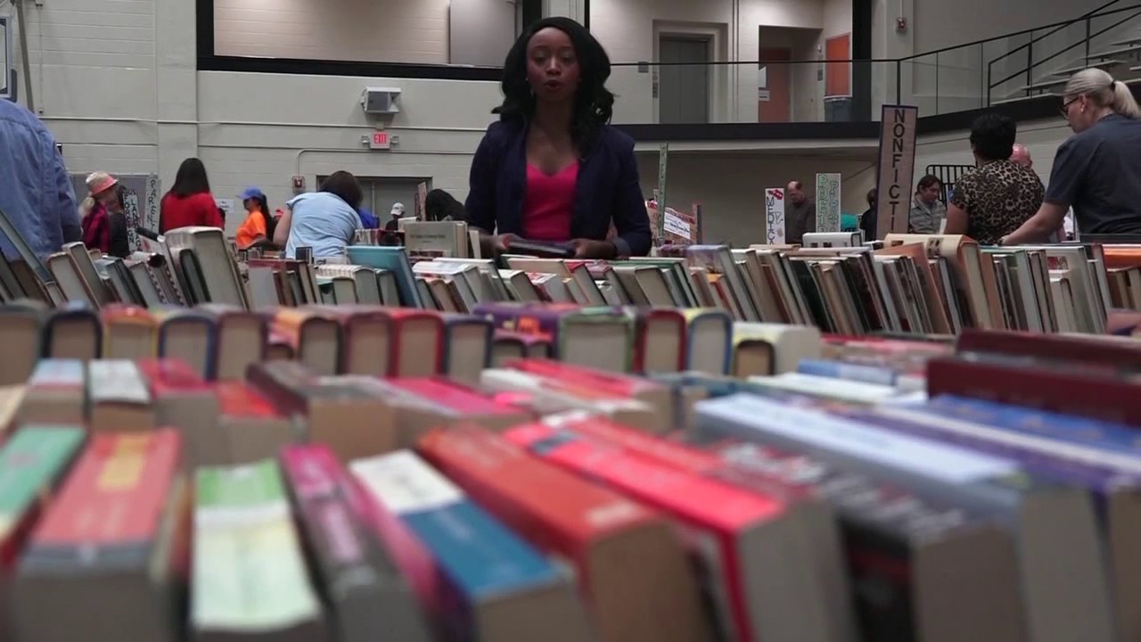 Parents and teachers hold book fair to encourage kids to read