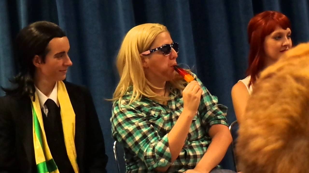 Avengers Parle Productions Panel Metro con 2013 pt3