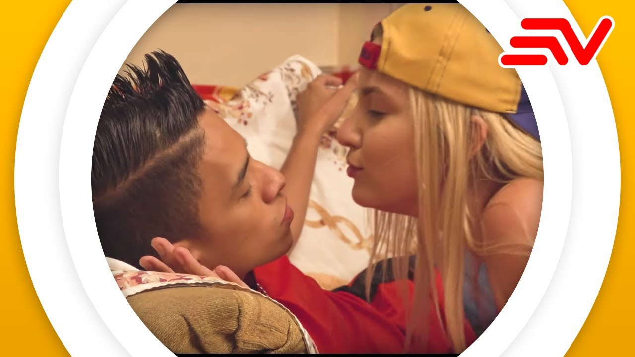 3 Familias Web Serie | Cap&iacute;tulo 10: &iexcl;LA CHAMA BESA A KEVIN! | Ecuavisa
