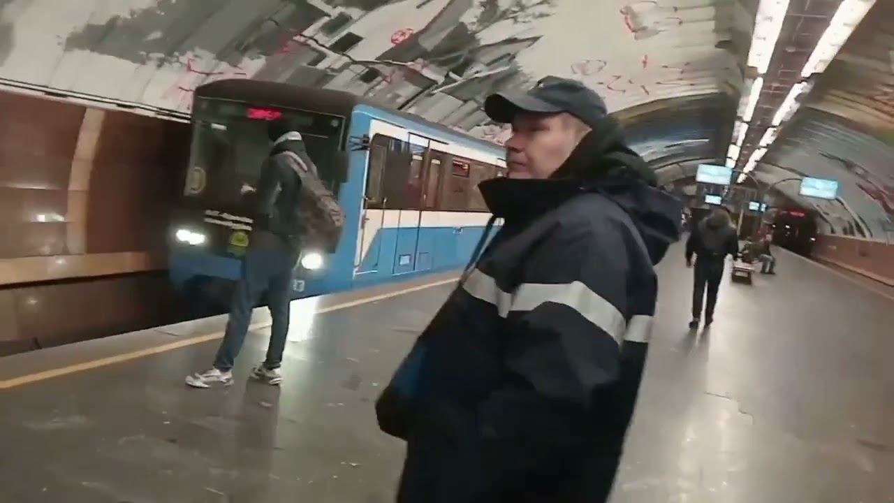 прибытие поездов и отправление со станции Харьковская+Осокорки