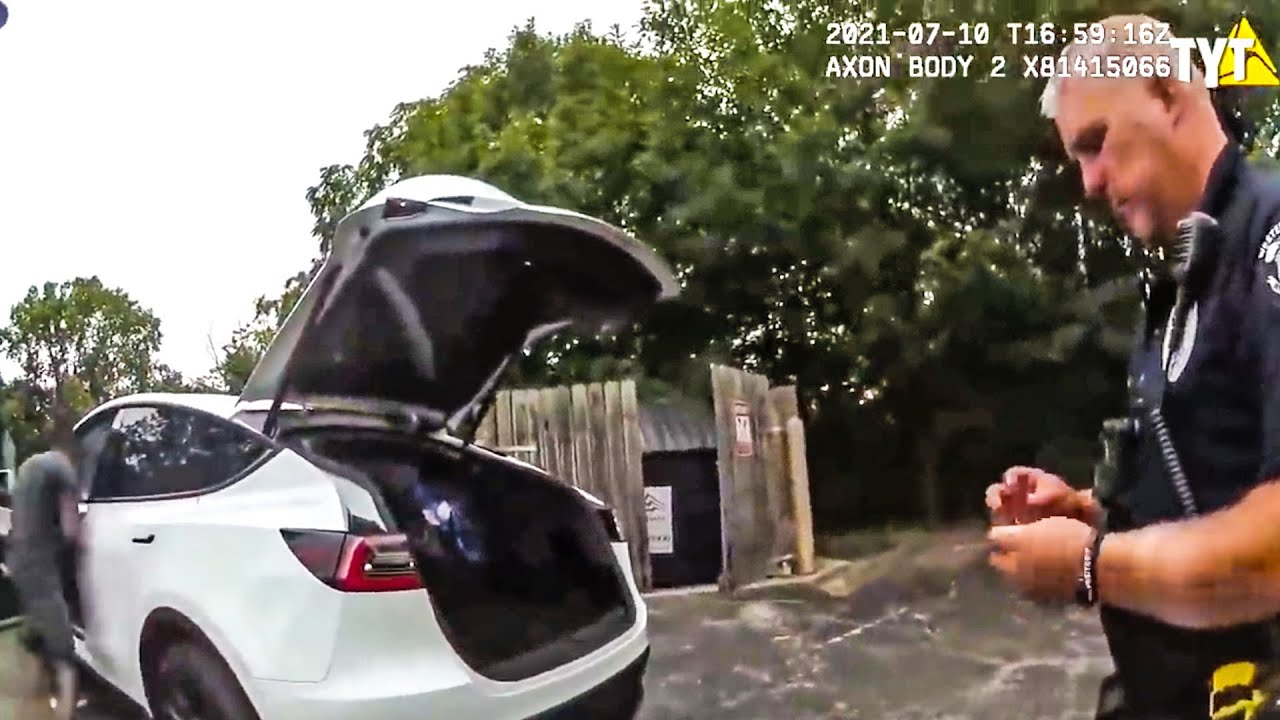 Police Officers In For A Surprise After Traffic Stop With Lawyer