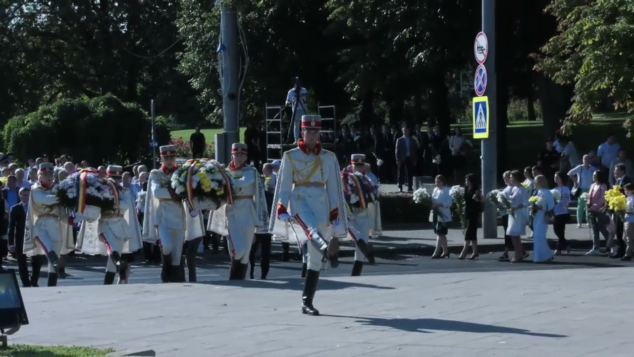 Ceremonia depunerii de flori la Monumentul lui Ștefan cel Mare și Sfânt - 27 august 2023