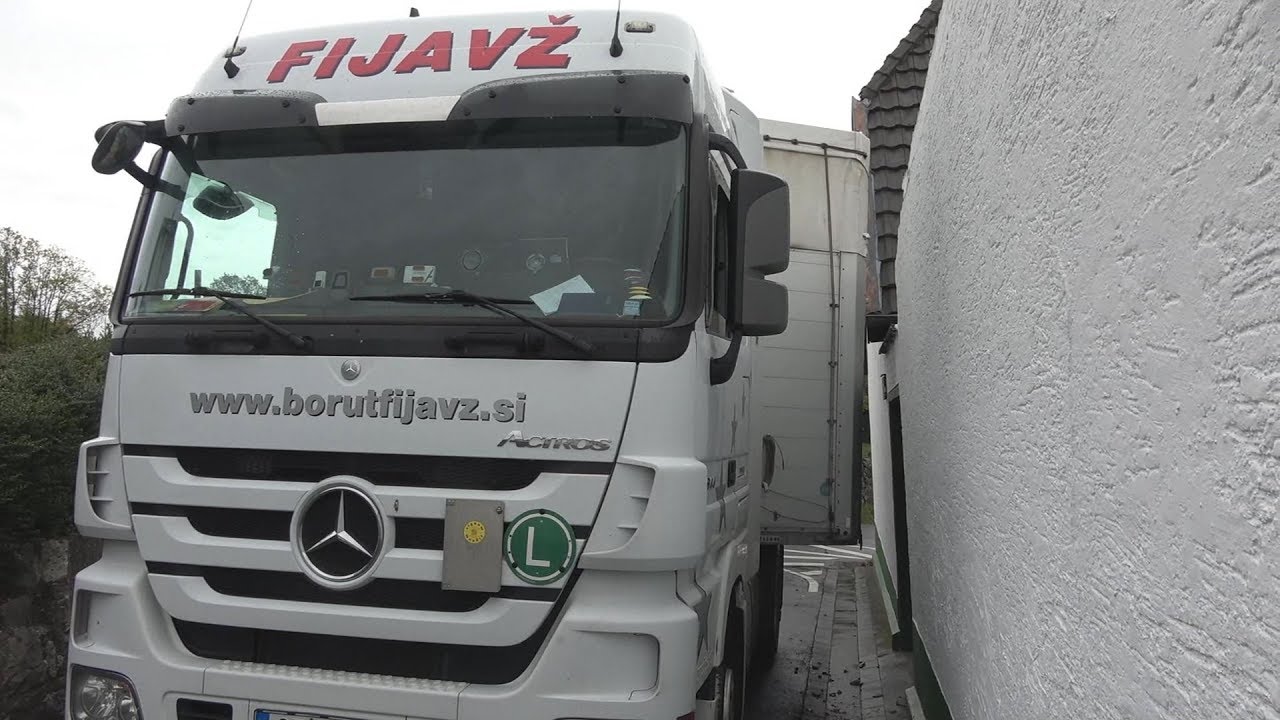4. LKW festgefahren in 14 Monaten im Weinbergweg in Bonn-Limperich am 07.11.19