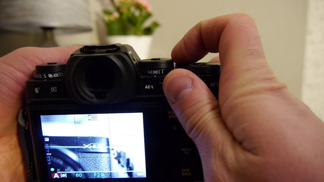 AF Fujinon XF60/2.4 vs Zeiss Touit 50/2.8