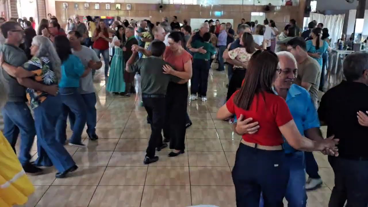 Domingueira animada nos idosos da Quenedi em Quedas do Iguaçu no Paraná(com marcos e margarida)