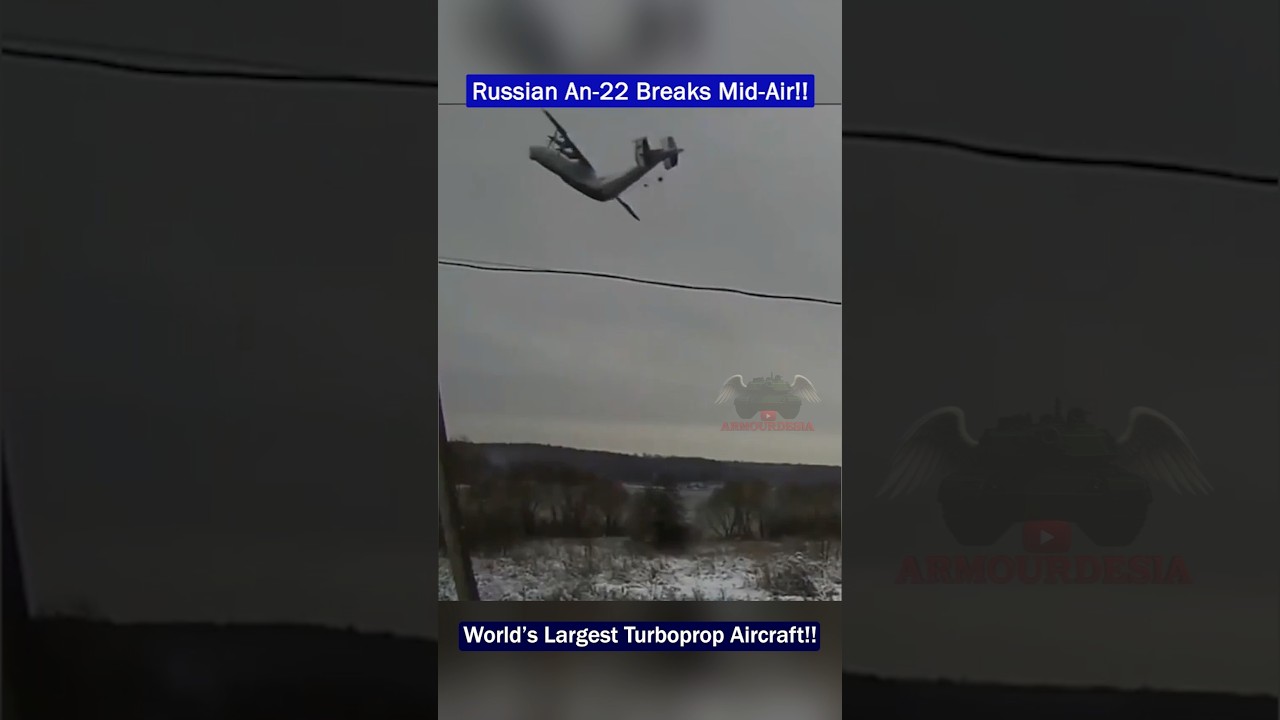 Российский военно-транспортный самолет Ан-22 разбился в водохранилище после отделения фюзеляжа.