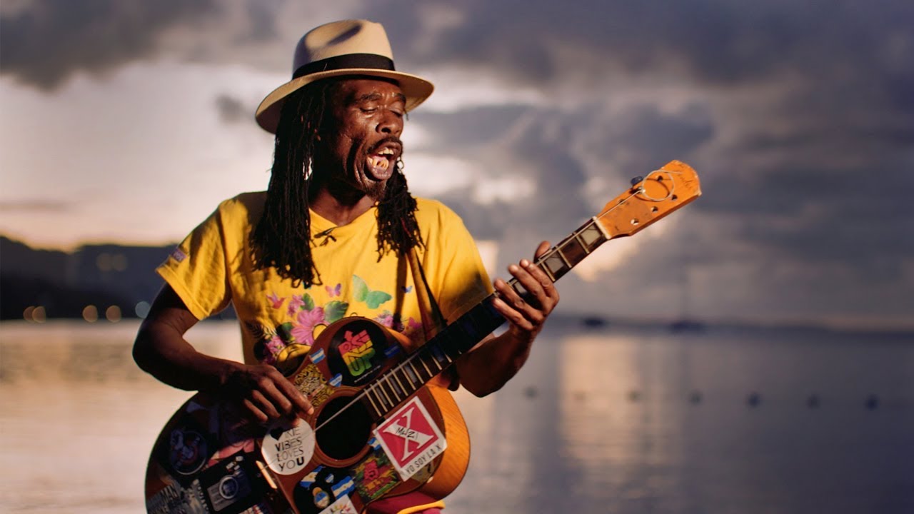 Brushy One String | Walking Dreamer