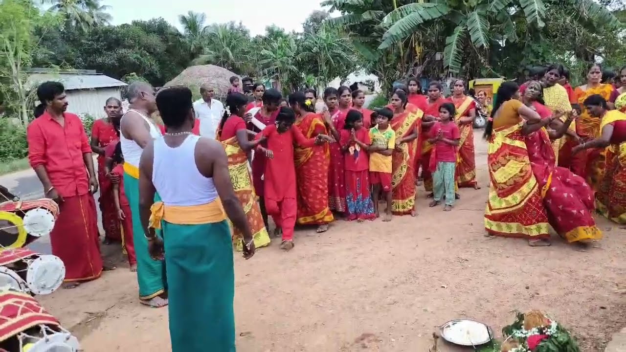 ஆதிபராசக்தி அழைப்பு | இளம்பெண் மீது அம்மன் இறங்கி ஆடும் அற்புத காட்சி | பம்பைசெந்தில் பூசாரிப்பாட்டு