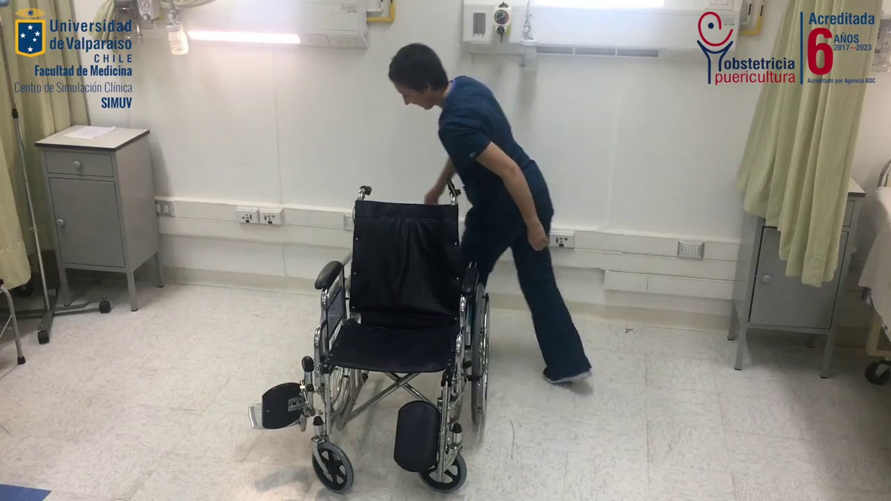 Manejo de silla de ruedas plegable