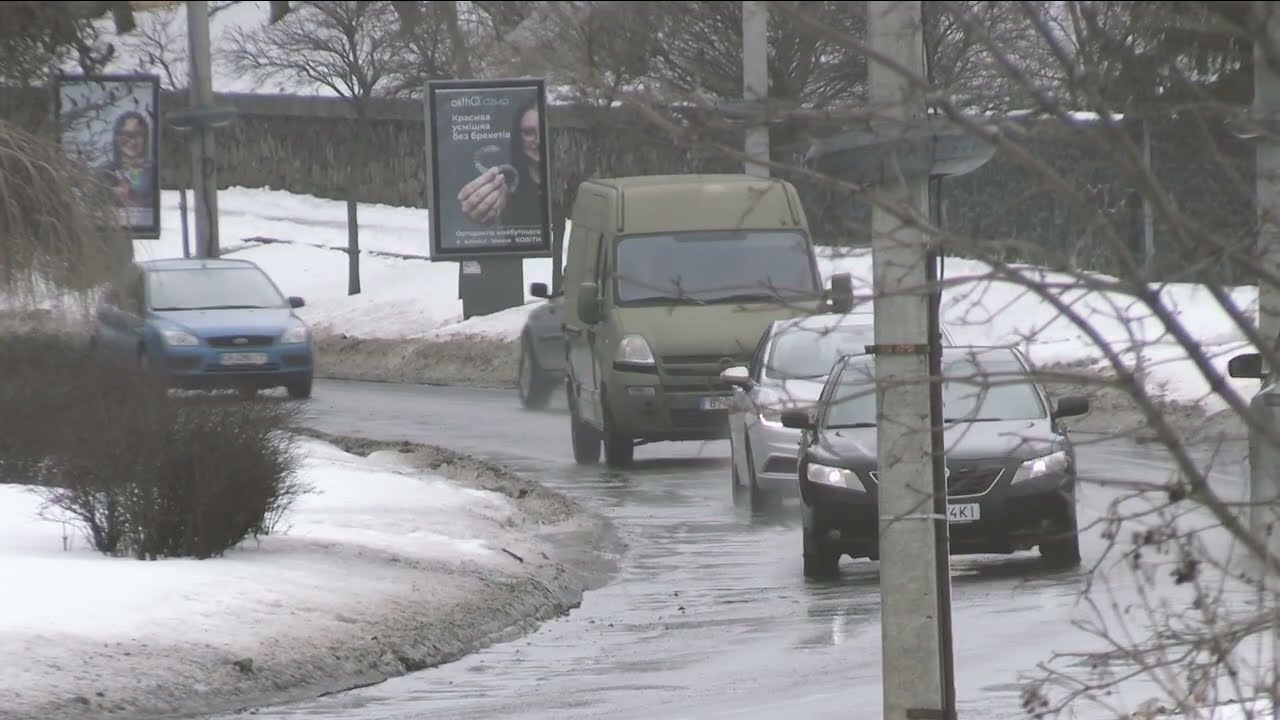 Крига розтанула та показала жахливий стан асфальту: черкаські комунальники рахують площу пошкоджень