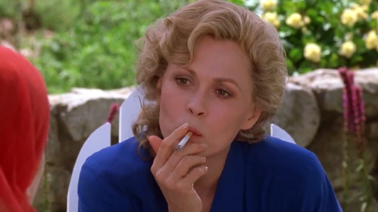 Faye Dunaway smoking &ndash; Compilation (1967-1996)