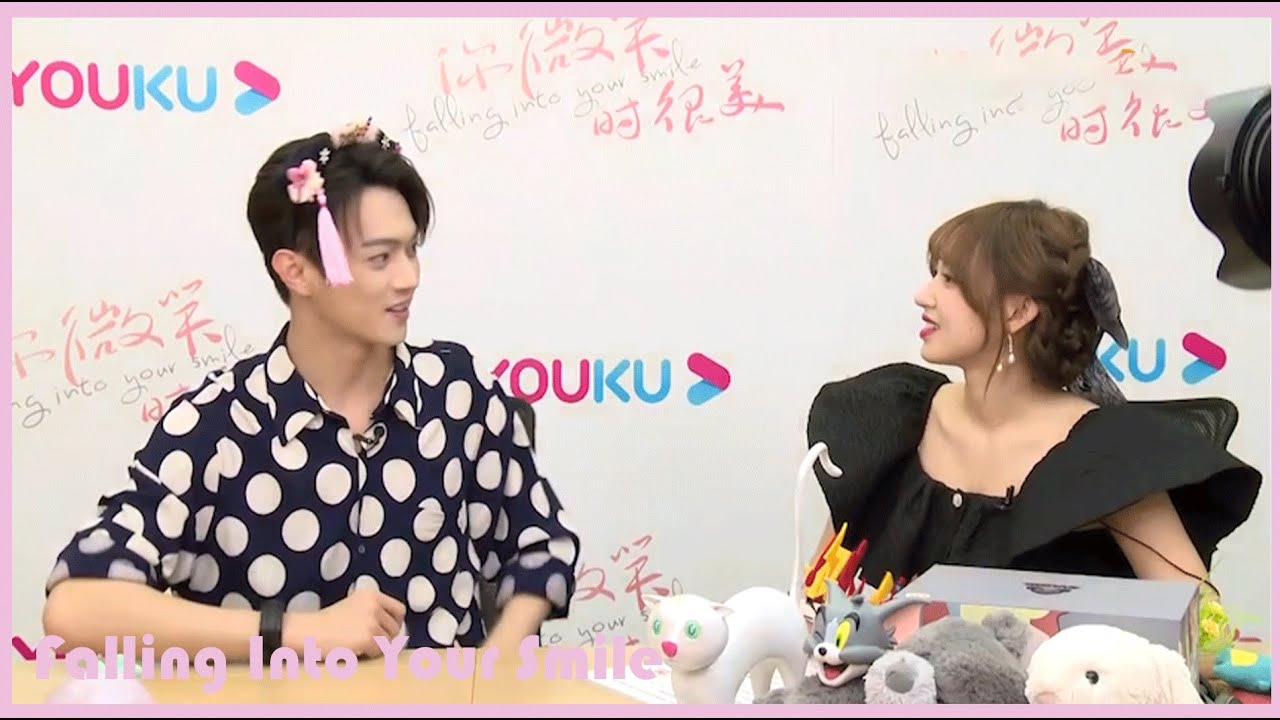 🎮💕【许凯程潇高甜片段】小情侣既视感！互相拍照、做鬼脸憋笑、憨憨许凯戴头饰 | 你微笑时很美 |Falling Into Your Smile