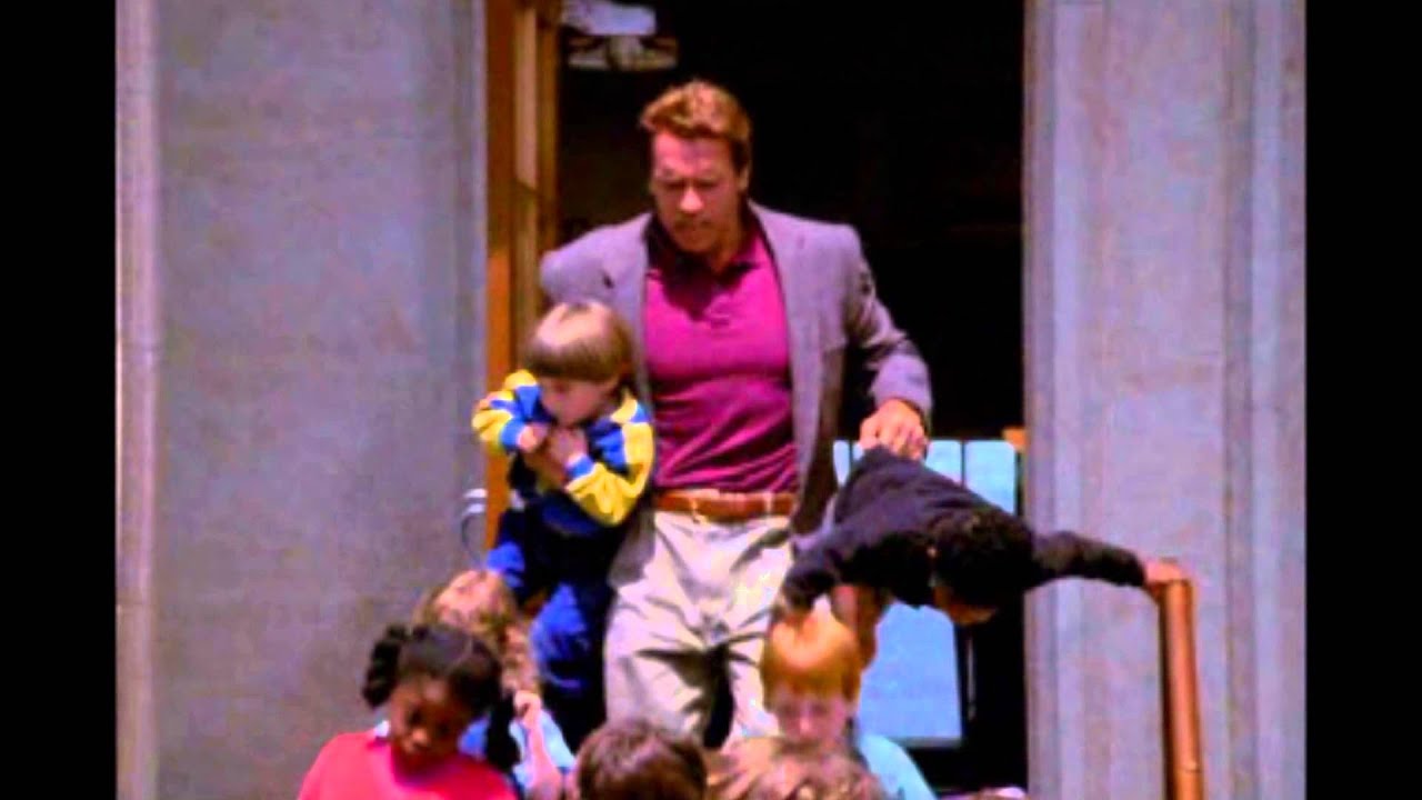 un flic a la maternelle