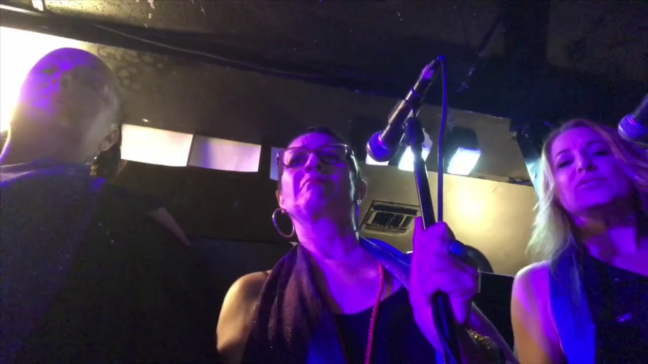 20 Feet from stardom - the live view from the vocal booth