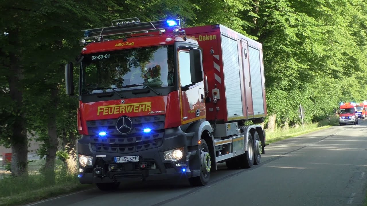 [Chemieunfall in Forschungszentrum!] Einsatzfahrten Feuerwehr und ABC-Zug Feuerwehr Kreis Segeberg
