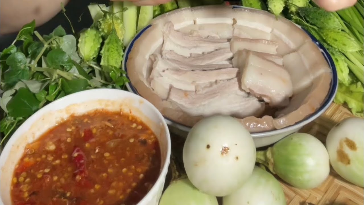 Mời mọi người ăn thịt luộc mắm nêm cá cơm nha