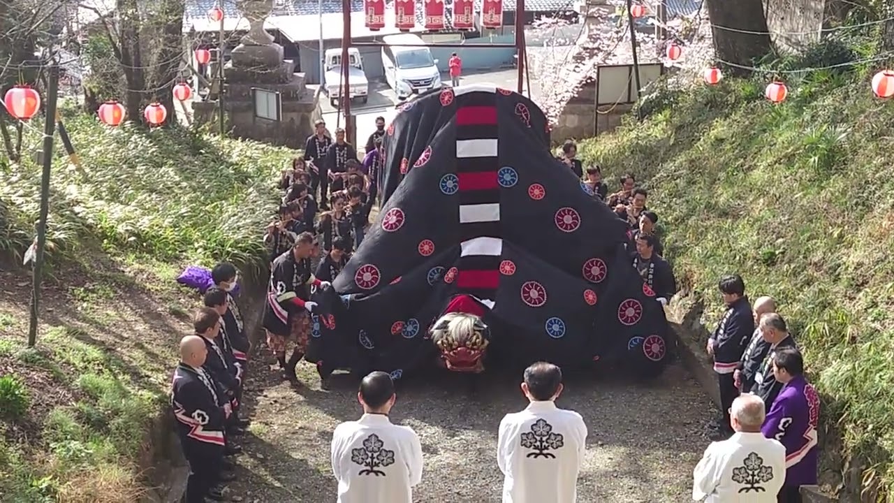 令和7年4月5日　飯沼諏訪神社奉納音楽獅子舞　大門先