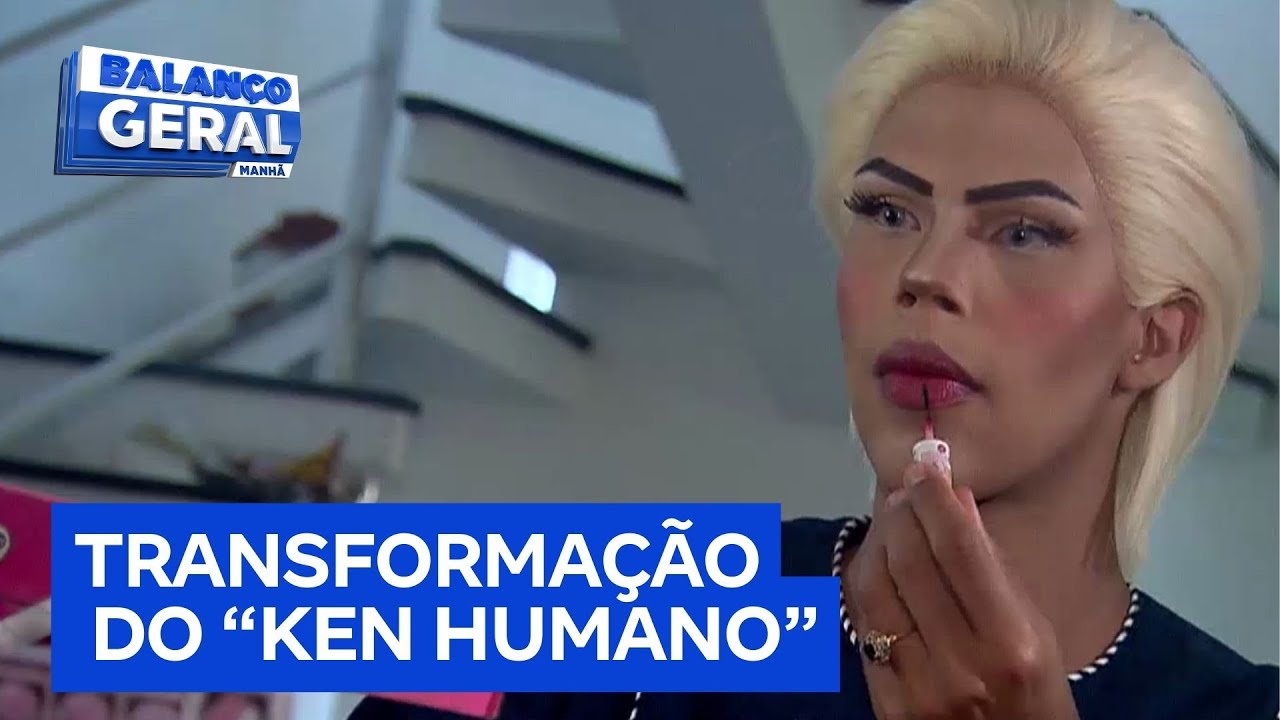 'Ken humano' abandona caracterização e vira frentista após passar por dificuldades financeiras