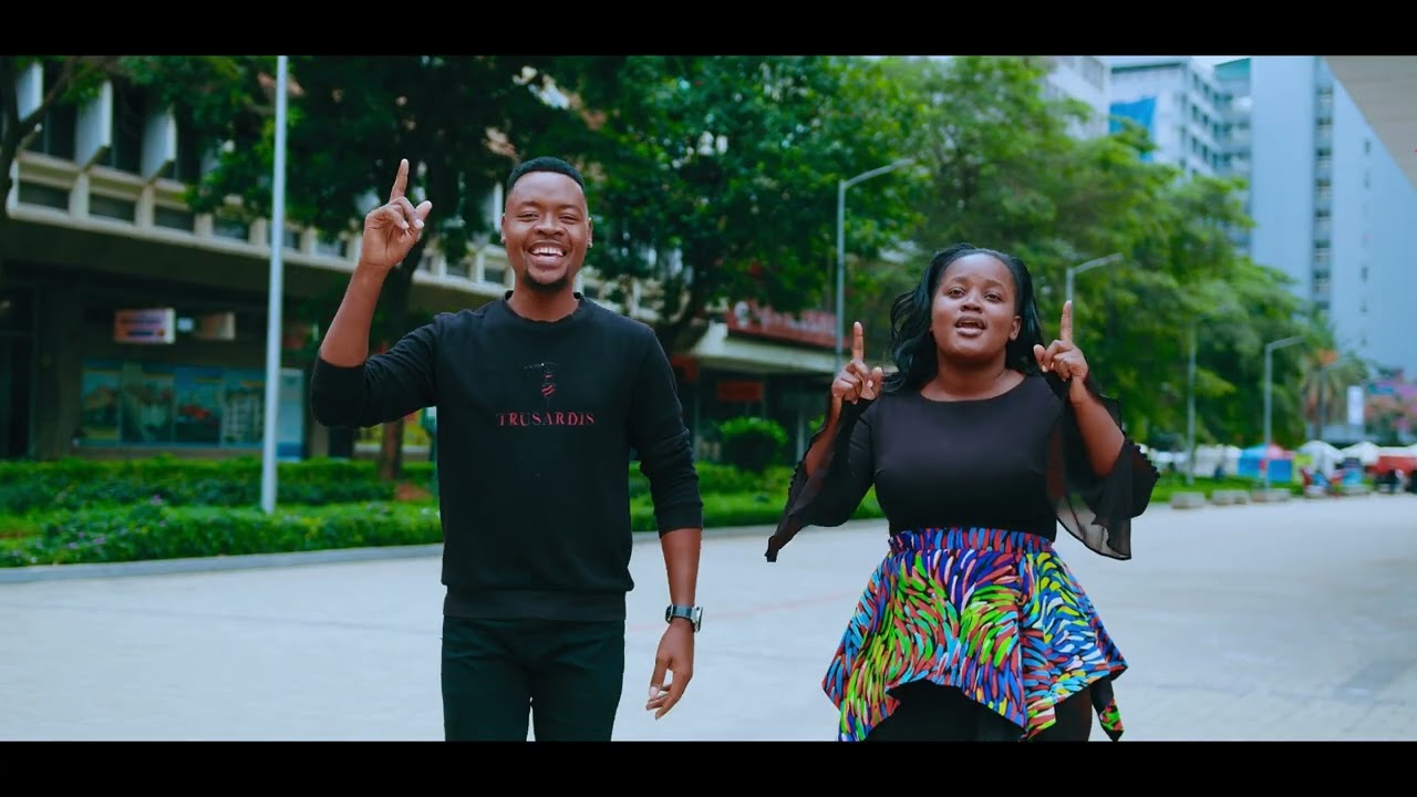 BWANA MUNGU//VICTOR WANAMBUKO FT VANESSA ATIENO