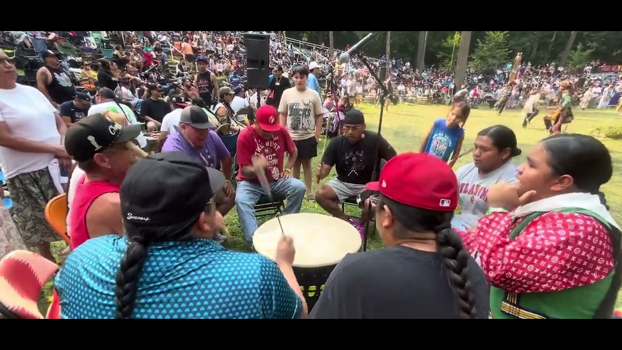 Iron Bow singers men”s woodland Menominee contest pow wow