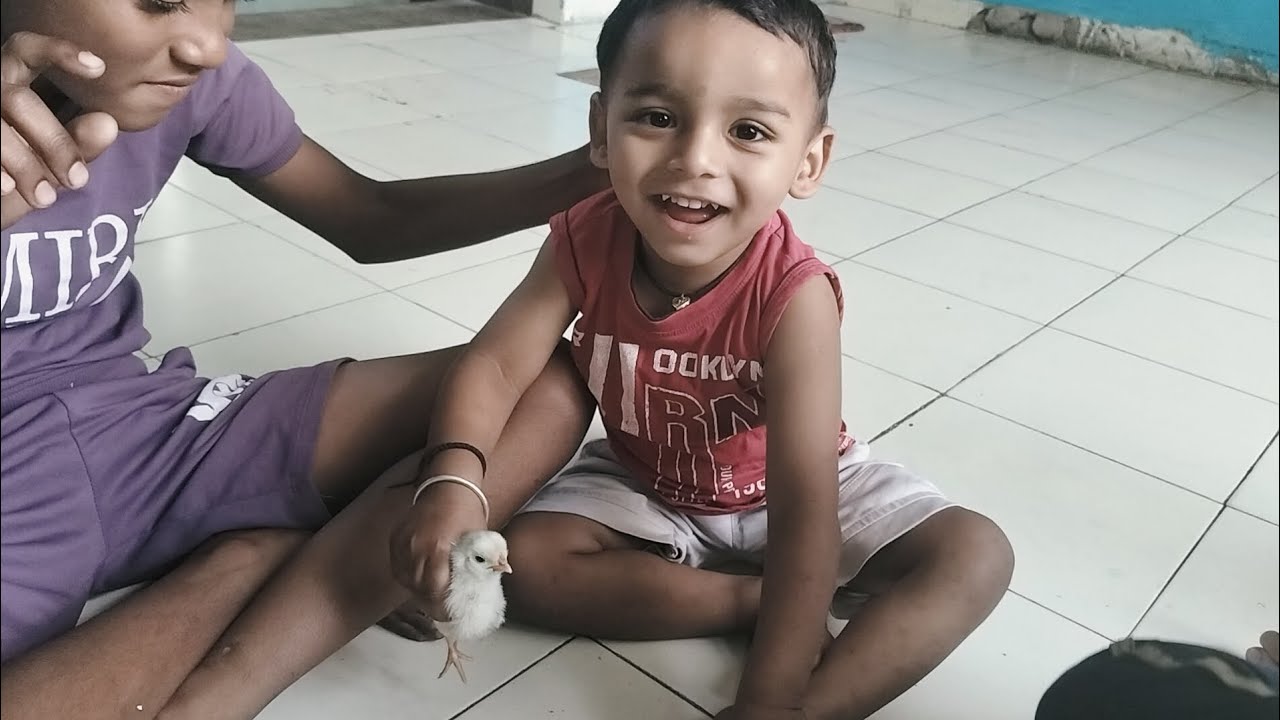 गर्मियों का दिन मिकु क्या पकड़ा है 🤔 🪴 और बच्चों के साथ दिन चरिया #subscribe 
